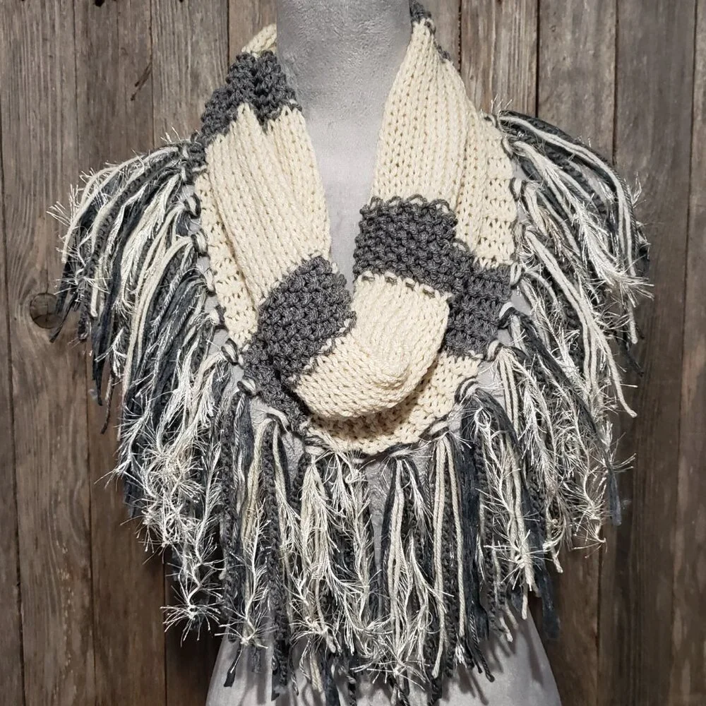 NEW Hand Knitted Cream Gray Boho Cowl Scarf Fringe Women's Cottage‎ Boho Western
